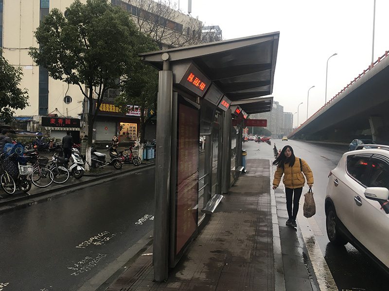上海經(jīng)典不銹鋼候車(chē)亭(圖2)